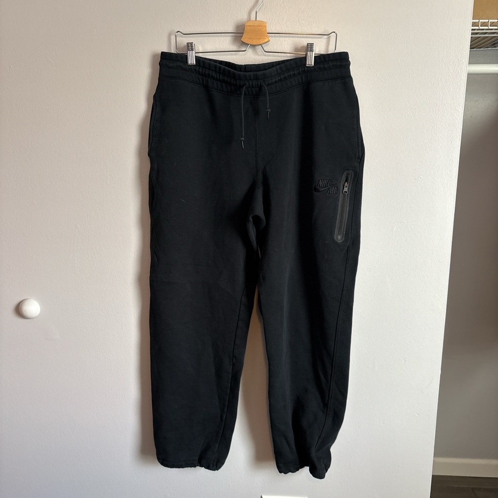 Nike Men's Black Sweatpants with Zipper Pocket